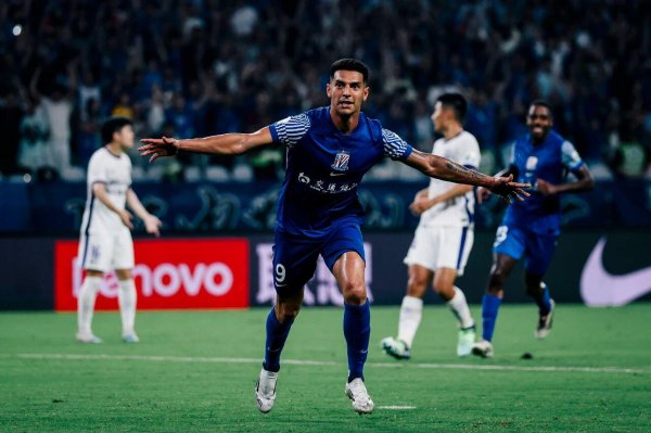 沪媒：路易斯要专注当下，他若离队即是申花一个阶段的截止